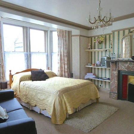 Lyndale Guest House 페이틀리브리지 외부 사진