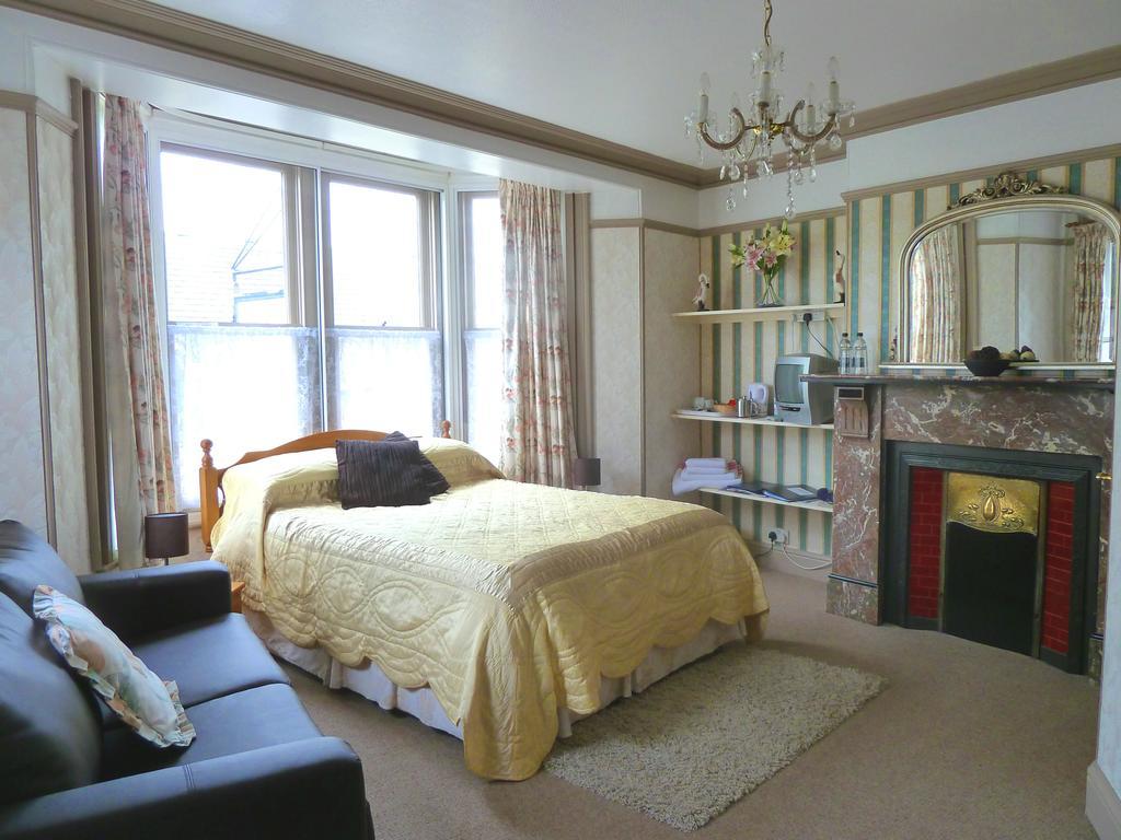 Lyndale Guest House 페이틀리브리지 외부 사진